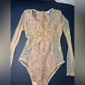 Bodysuit selfie Leslie